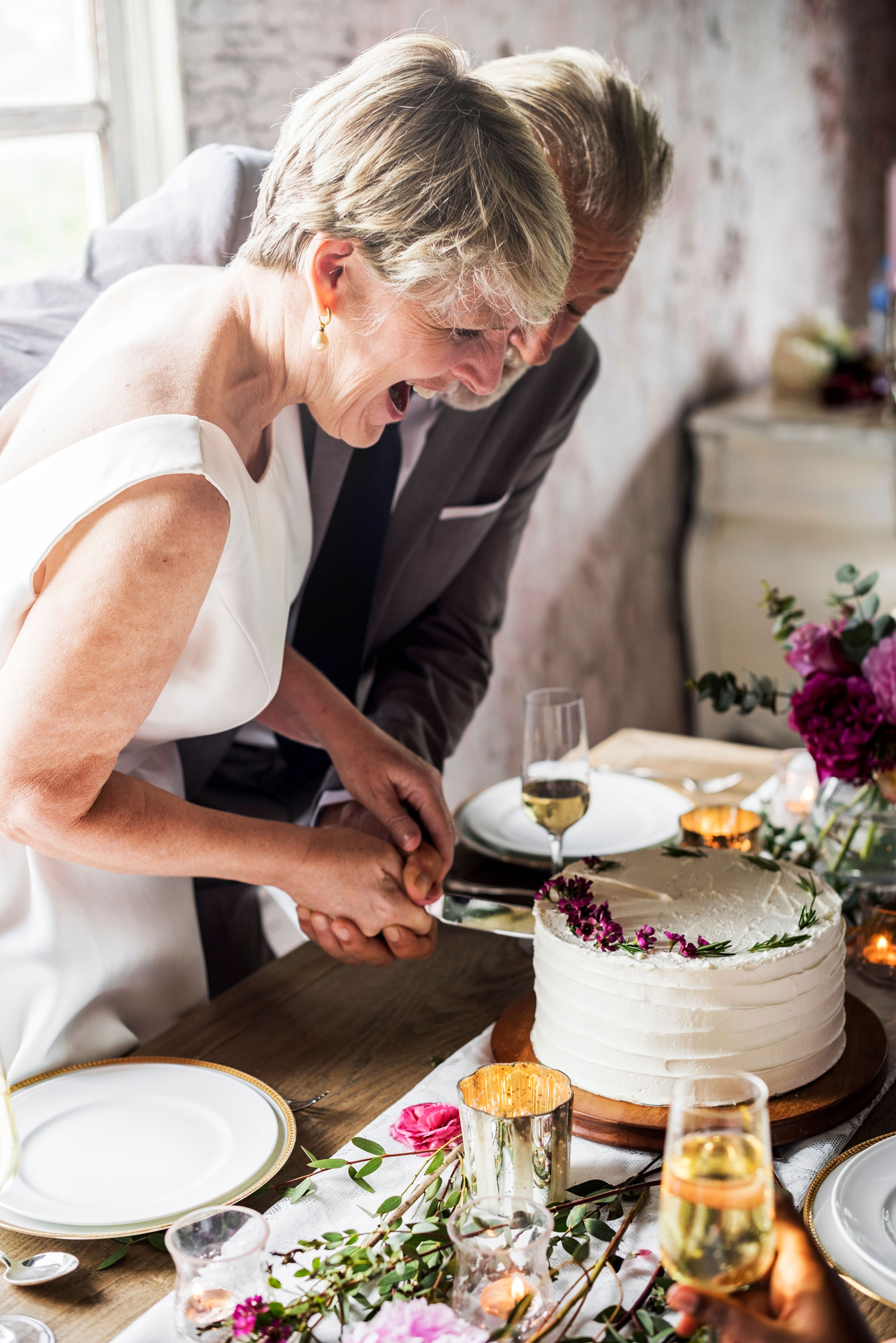 The Ultimate Guide to Wedding Cakes 